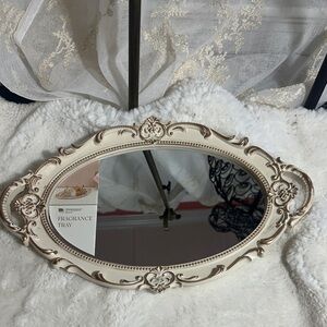 Think space beauty fragrance tray